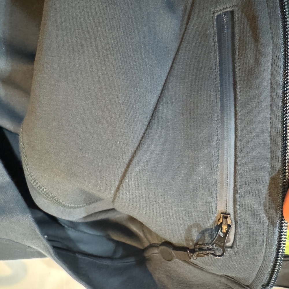 Men's Blue Apple Store Zip-Up Sweater NEW - Picture 5 of 7